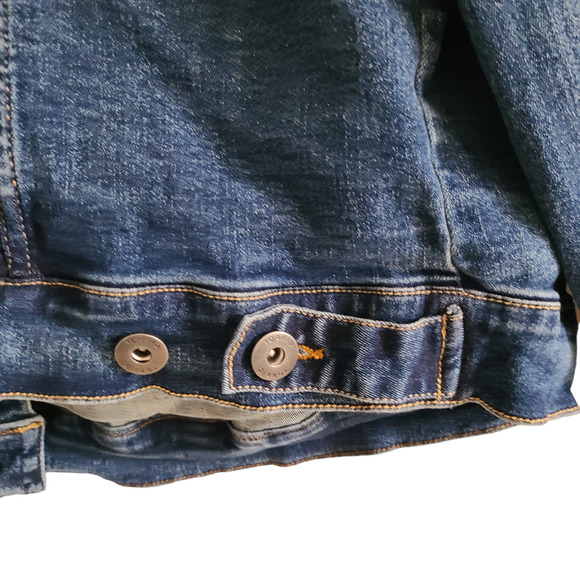 TORRID Stretch Blue Denim Medium‎ Wash Button Front Trucker Jacket Women's 3X - Picture 5 of 10